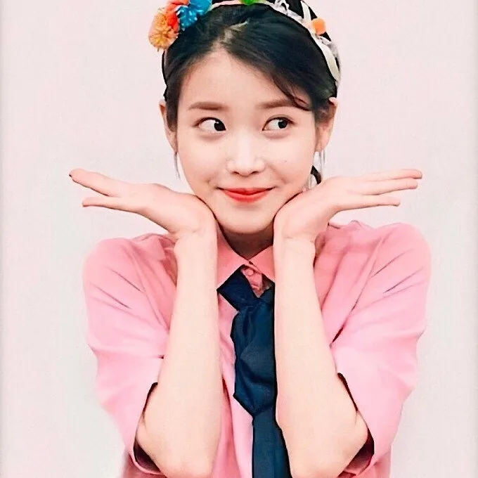 IUTV 비하인드와 백스테이지 중심의 줄거리