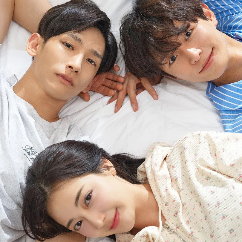 러브러브체인지 : 사랑은 루나,고백은 한별,흔들린 건 우주 러브러브체인지 작품 개요 및 핵심 줄거리