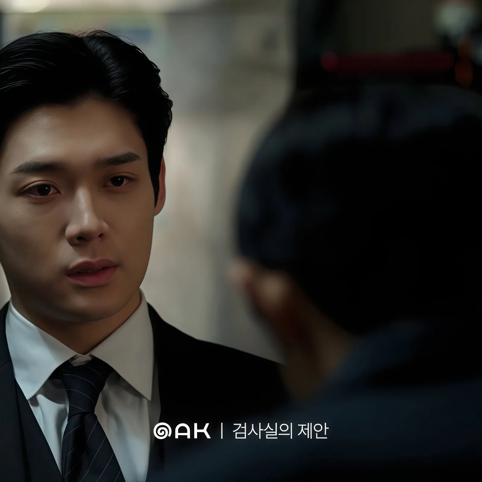 검사실의 제안 연출 스타일과 원작 각색의 특징